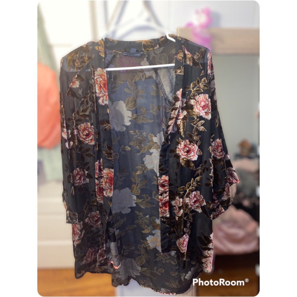 Black red & gold floral print cardigan✨
